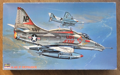 Hasegawa A4 Skyhawk scooter scale 1/32