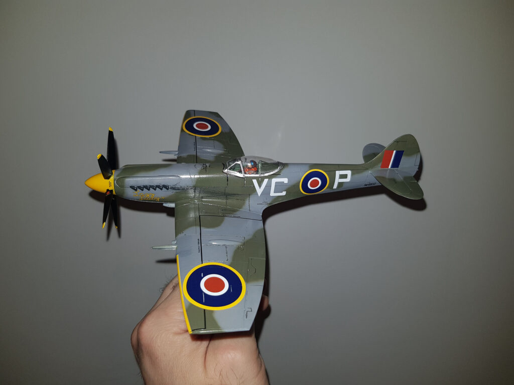 Airfix Supermarine Spitfire MKXIV scale 1/48