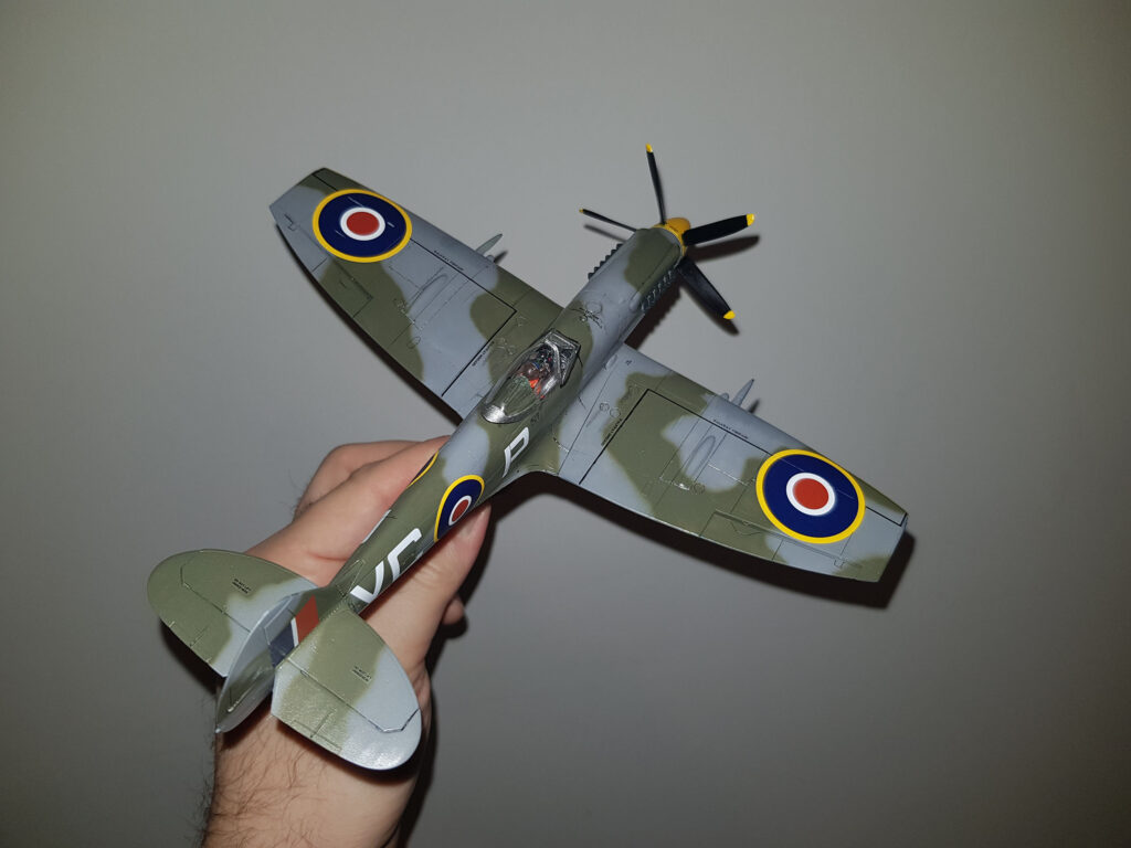 Airfix Supermarine Spitfire MKXIV scale 1/48