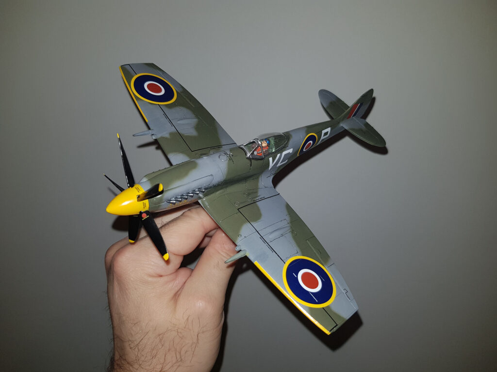 Airfix Supermarine Spitfire MKXIV scale 1/48