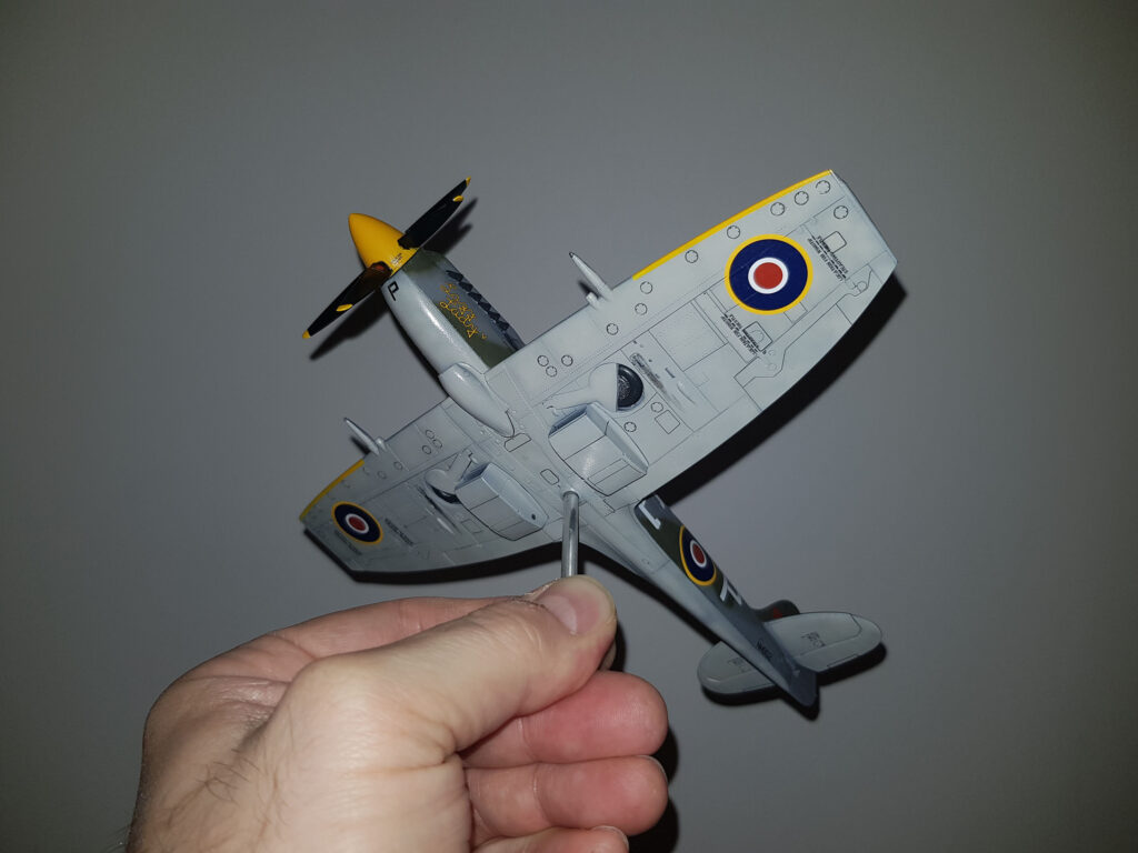 Airfix Supermarine Spitfire MKXIV scale 1/48