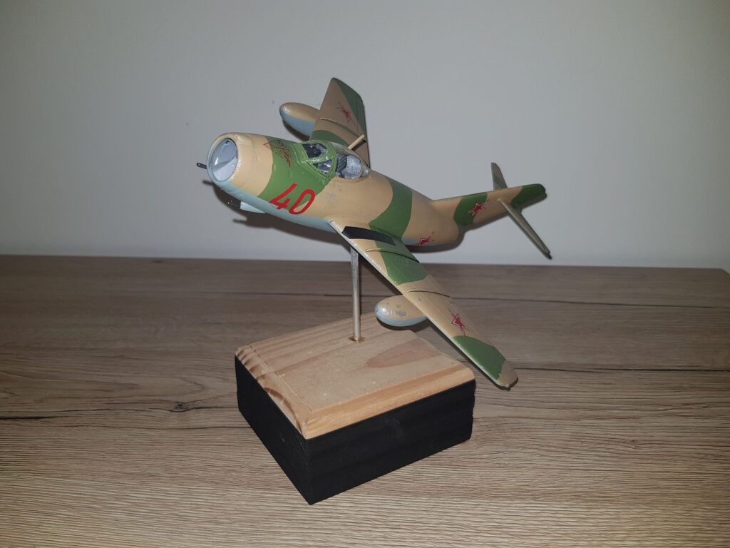 Revell Mig 15 Fagot Scale 1/48 in flight